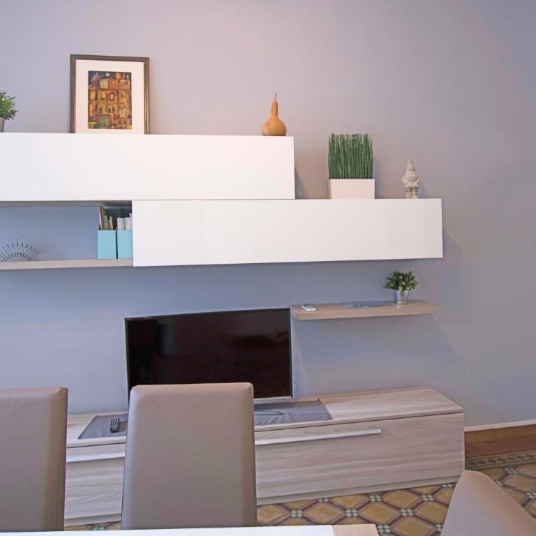 Duomo Amazing Downtown Como Centre - Appartamento con 2 Camere da Letto e Balcone - 34