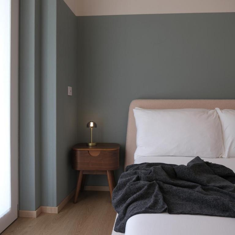Prestige Main Apartment - Just 30 Seconds Walk to Bernina Express - Two-Bedroom Apartment with Mountain View - 6
