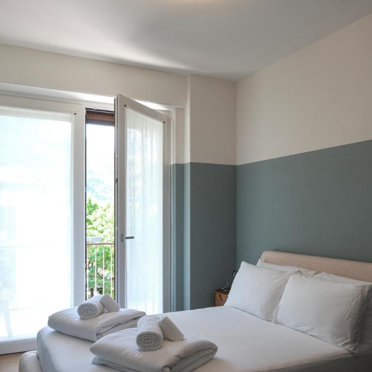 Prestige Main Apartment - Just 30 Seconds Walk to Bernina Express - Two-Bedroom Apartment with Mountain View - 7