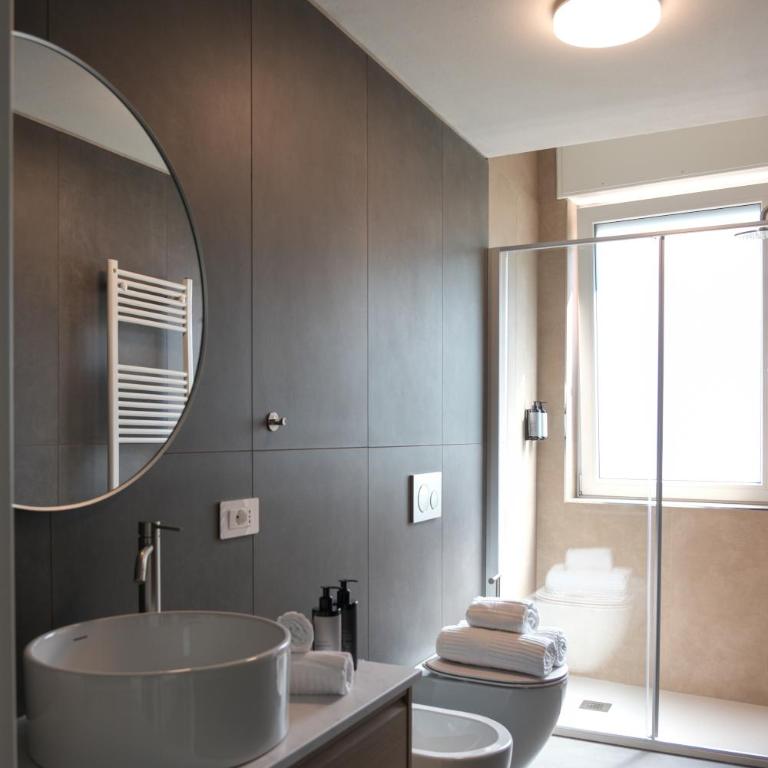 Prestige Main Apartment - Just 30 Seconds Walk to Bernina Express - Two-Bedroom Apartment with Mountain View - 5