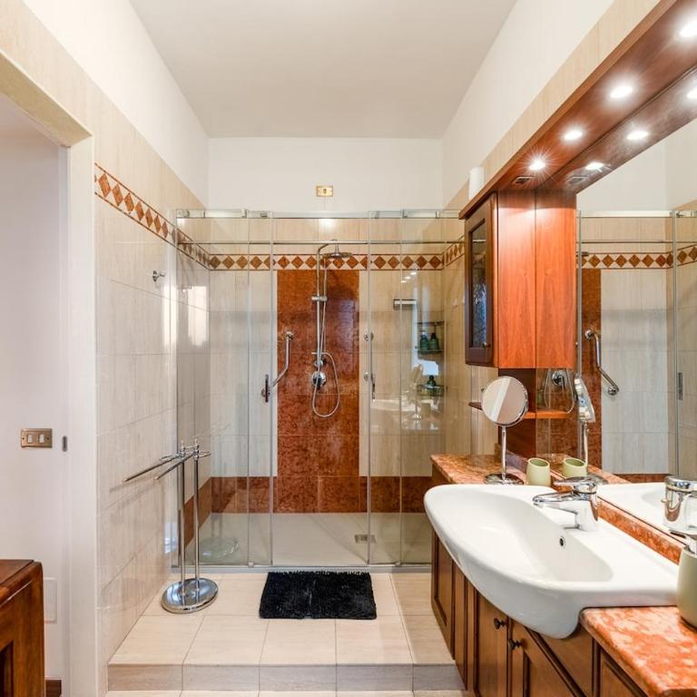 Navigli-Fashion District - 5min to metro FREE WI-FI - Appartamento con 2 Camere da Letto - 36