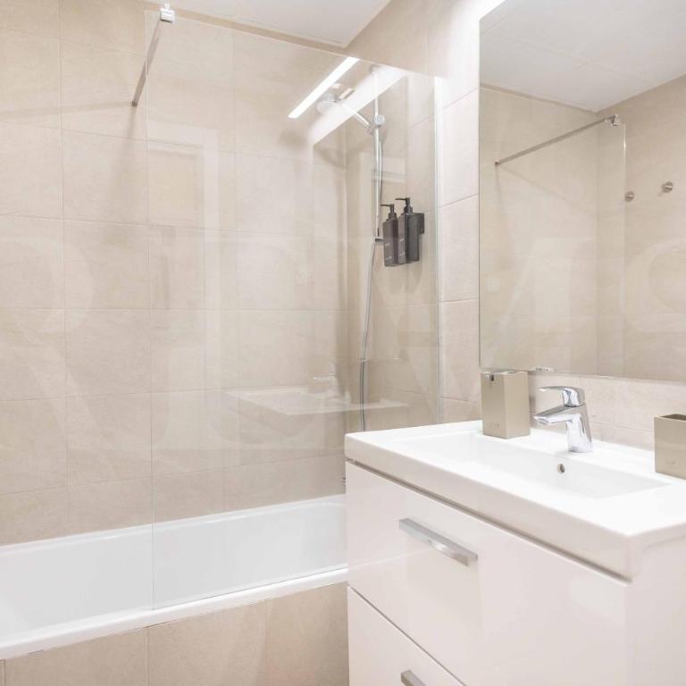 Apartment with stunning views and parking by REMS - Apartamento de 2 dormitorios - 14