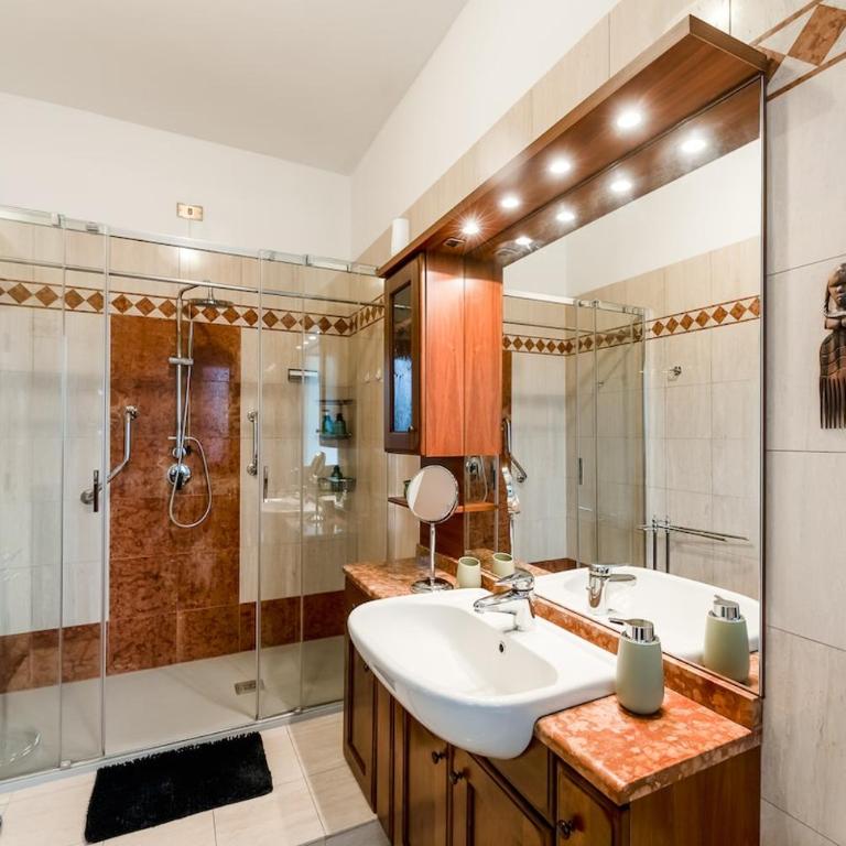 Navigli-Fashion District - 5min to metro FREE WI-FI - Appartamento con 2 Camere da Letto - 46