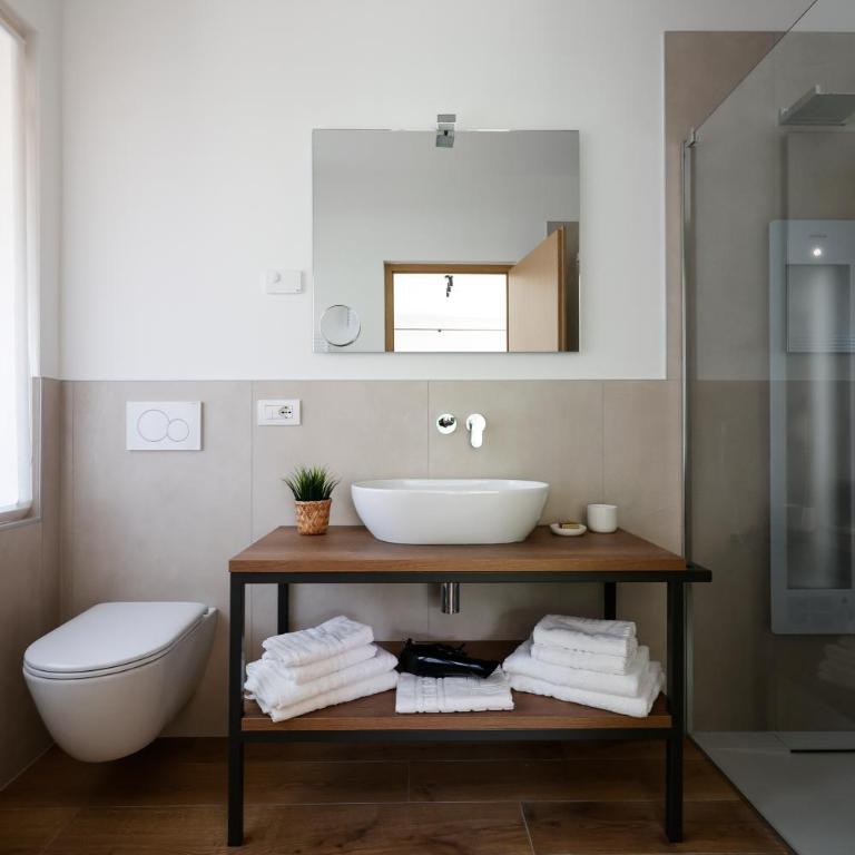 Podere Sabaina, Private Villa mit beheiztem Pool, Seeblick und 3 Wohneinheiten zur Alleinnutzung - Villa con Piscina Privata - 57