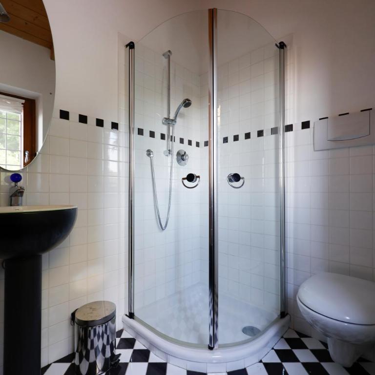 Podere Sabaina, Private Villa mit beheiztem Pool, Seeblick und 3 Wohneinheiten zur Alleinnutzung - Villa con Piscina Privata - 60