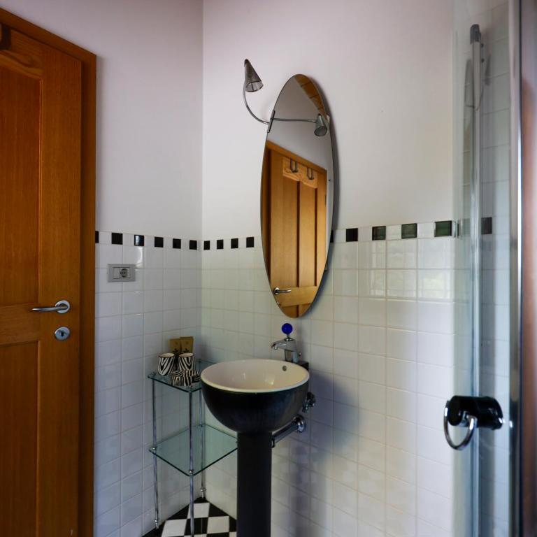 Podere Sabaina, Private Villa mit beheiztem Pool, Seeblick und 3 Wohneinheiten zur Alleinnutzung - Villa con Piscina Privata - 64
