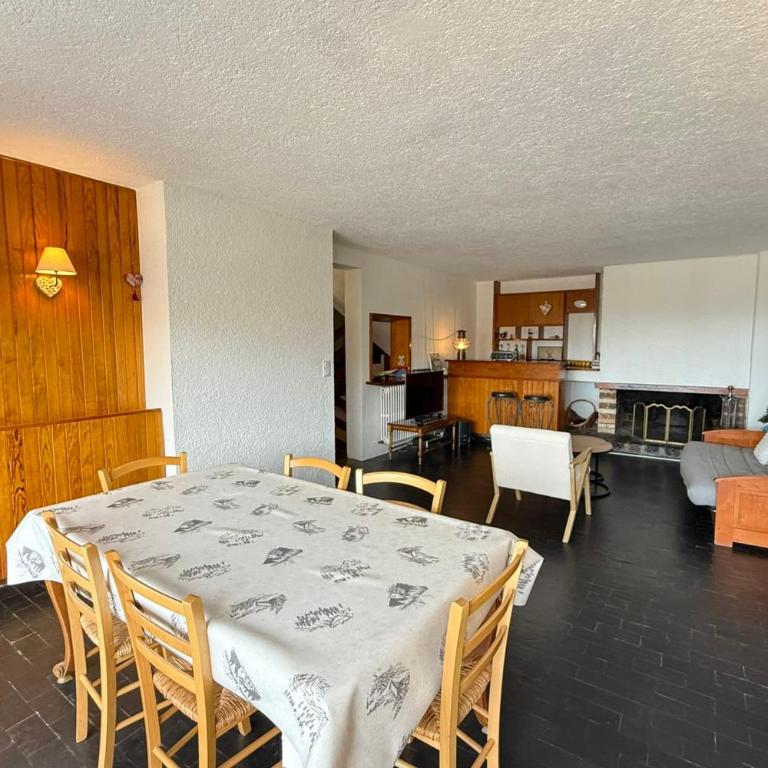 Beautiful detached house facing the slopes - Chalet - 32