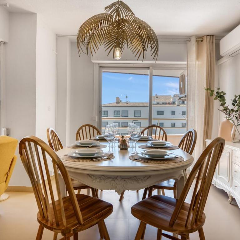 Oasis Apt, 5min Beach, In City Center, Terrace - Three-Bedroom Apartment - 22