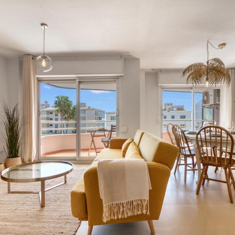 Oasis Apt, 5min Beach, In City Center, Terrace - Three-Bedroom Apartment - 28