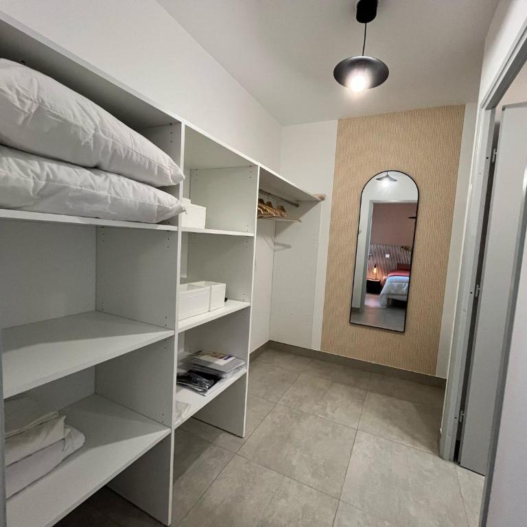 NAÏA Nig - Three-Bedroom Apartment with View - 12