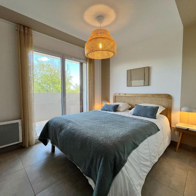 NAÏA Nig - Three-Bedroom Apartment with View - 9