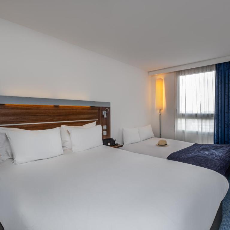 Novotel Marseille Centre Gare - Chambre Familiale avec Lit Double et Canapé-Lit - 5