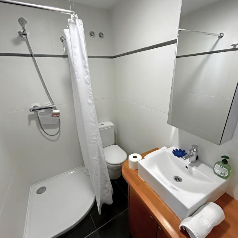 Apartament Marina Roses 3 - Two-Bedroom Apartment with Bay View - 3