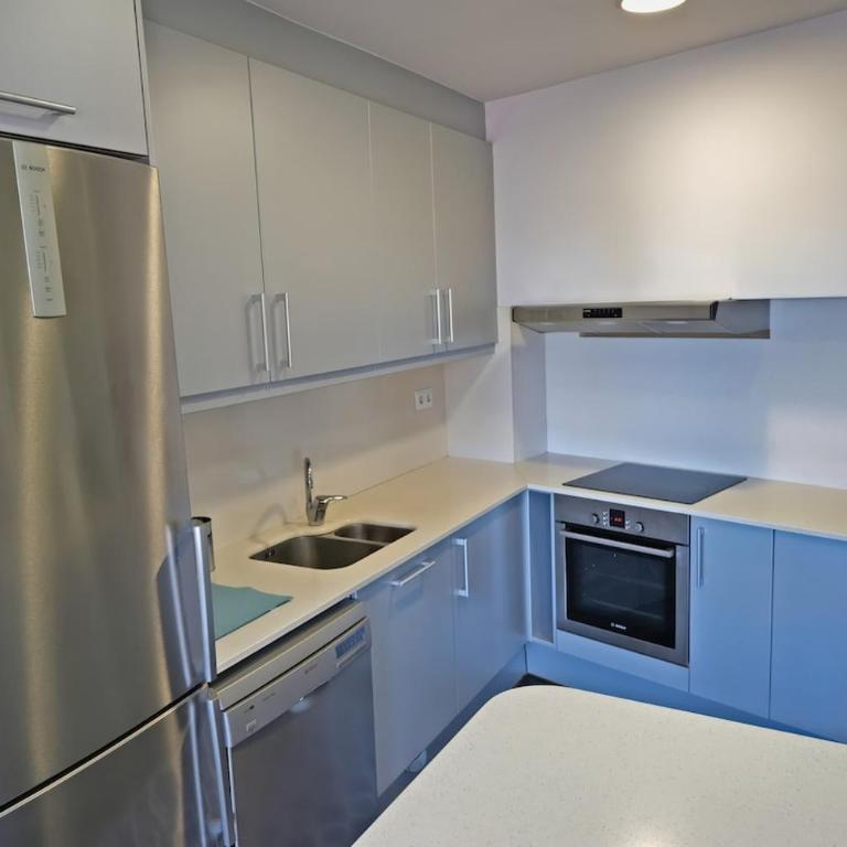 Apartament Marina Roses 3 - Two-Bedroom Apartment with Bay View - 9
