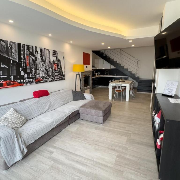 Emma Apartment 135 Mq Free Parking - Appartamento con 2 Camere da Letto - 2