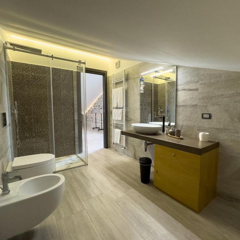 Emma Apartment 135 Mq Free Parking - Appartamento con 2 Camere da Letto - 8