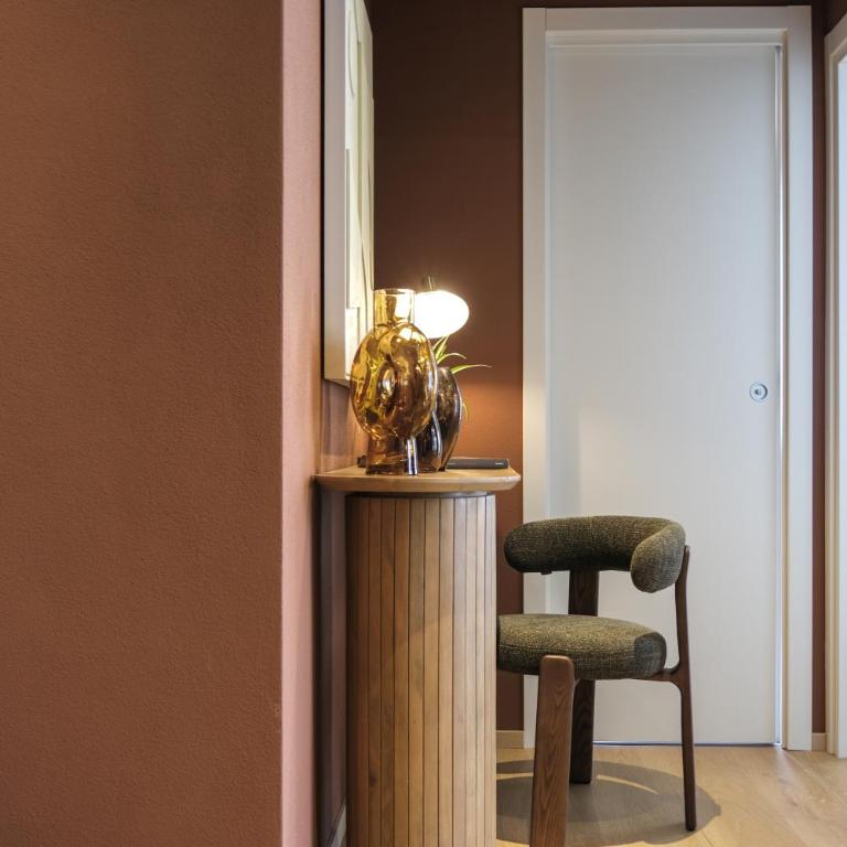 Prestige Main Apartment - Just 30 Seconds Walk to Bernina Express - Two-Bedroom Apartment with Mountain View - 3