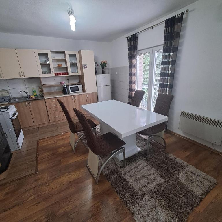 Apartment Beha - Two-Bedroom Apartment - 7
