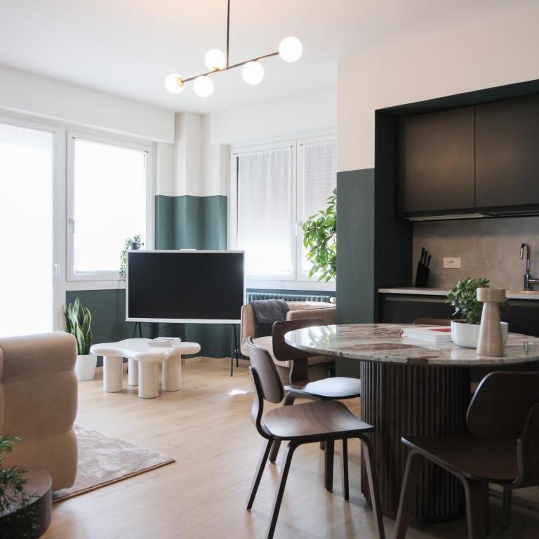 Prestige Main Apartment - Just 30 Seconds Walk to Bernina Express - Two-Bedroom Apartment with Mountain View - 39