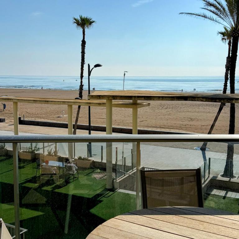 PRIMERA LINEA PLAYA PATACONA, VALENCIA - Apartamento de 2 dormitorios - 1