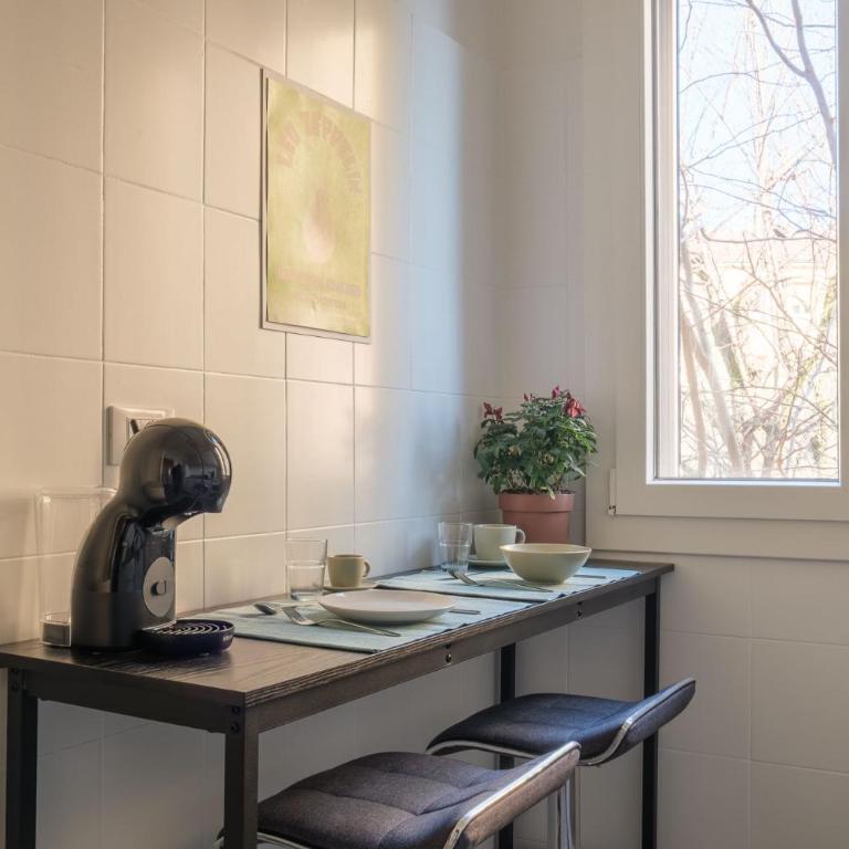 10 min walk from Bologna Fiere - Casa Pezzana - Appartamento con 2 Camere da Letto - 2