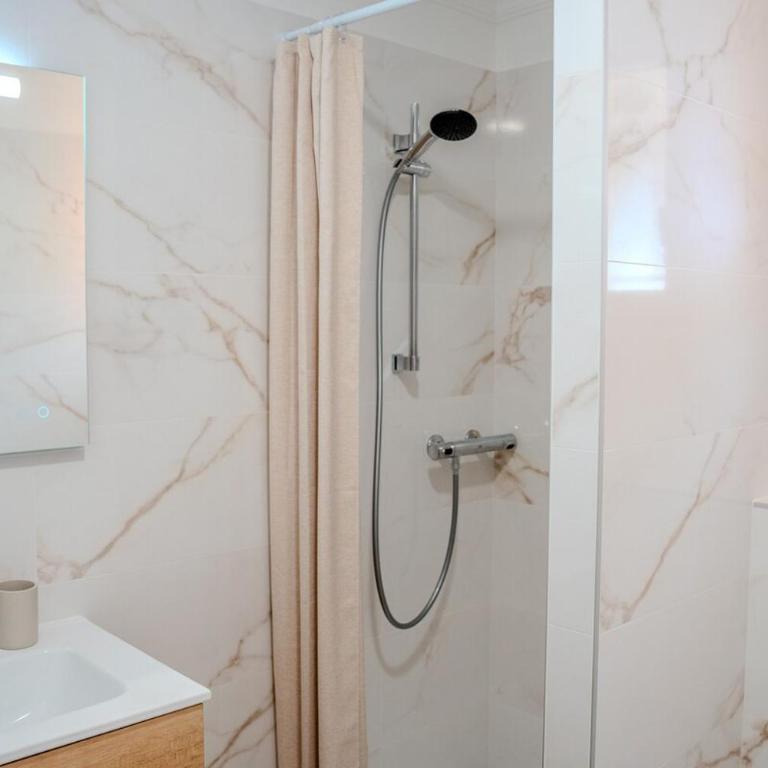 Lou Tavan - Villa Rénovée avec Piscine & Jacuzzi - 4 Chambres - Villa - 9