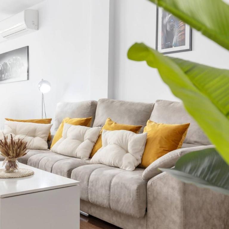 Piso en el Centro de la Ciudad - Three-Bedroom Apartment - 9