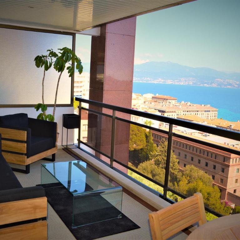 Grand T2 STANDING AJACCIO Proche centre et plages VUE PANORAMIQUE PARKING PRIVE - Appartement 1 Chambre - 1