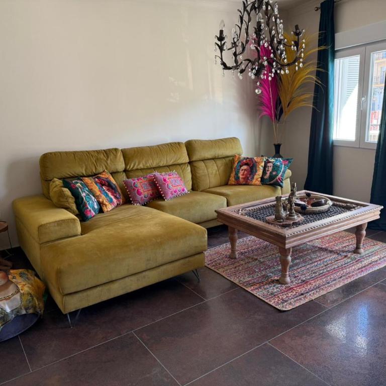 pisos del mundo - Two-Bedroom Apartment with Balcony and Terrace - 2