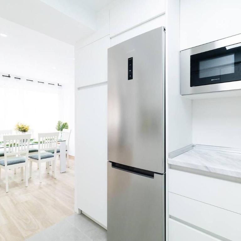 Descubre Granada Piso en el Centro de la Ciudad - Three-Bedroom Apartment - 6