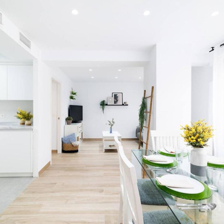 Descubre Granada Piso en el Centro de la Ciudad - Three-Bedroom Apartment - 19