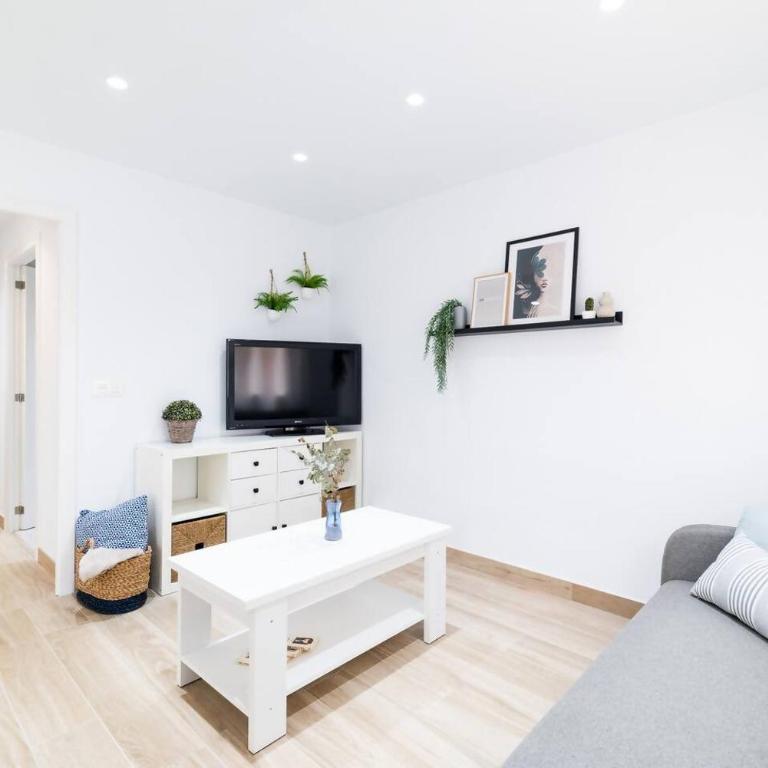 Descubre Granada Piso en el Centro de la Ciudad - Three-Bedroom Apartment - 20