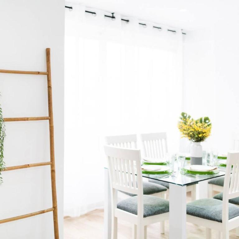 Descubre Granada Piso en el Centro de la Ciudad - Three-Bedroom Apartment - 21