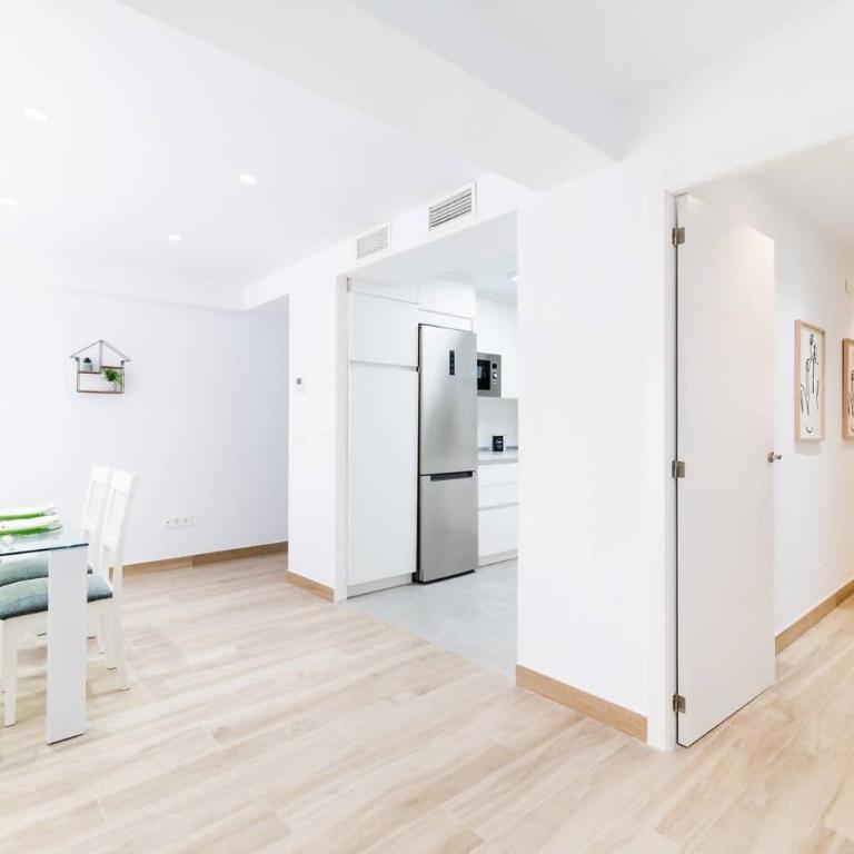 Descubre Granada Piso en el Centro de la Ciudad - Three-Bedroom Apartment - 22