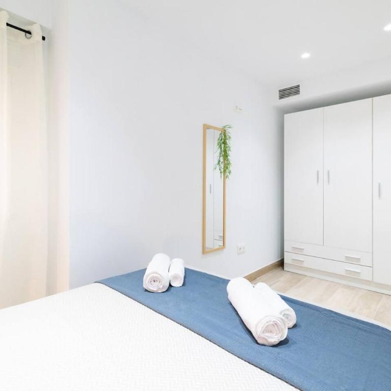 Descubre Granada Piso en el Centro de la Ciudad - Three-Bedroom Apartment - 31