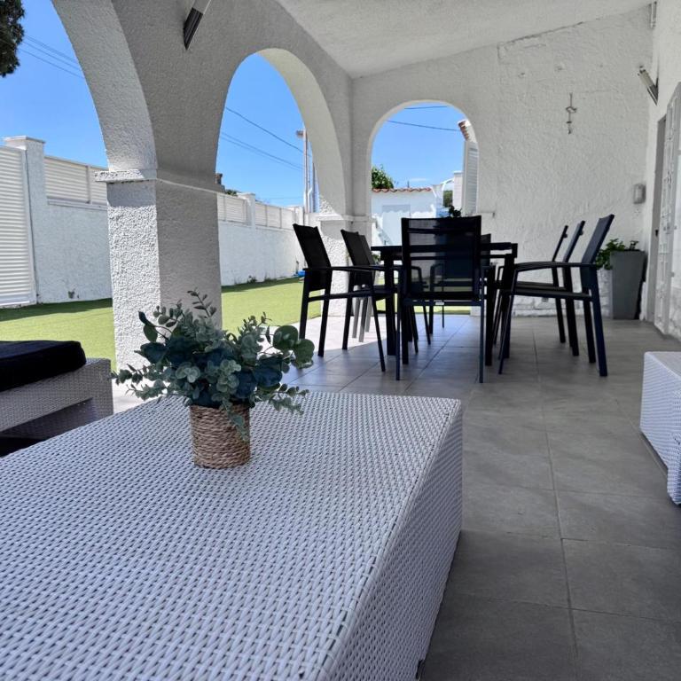 Vila Mar - Three-Bedroom House - 8