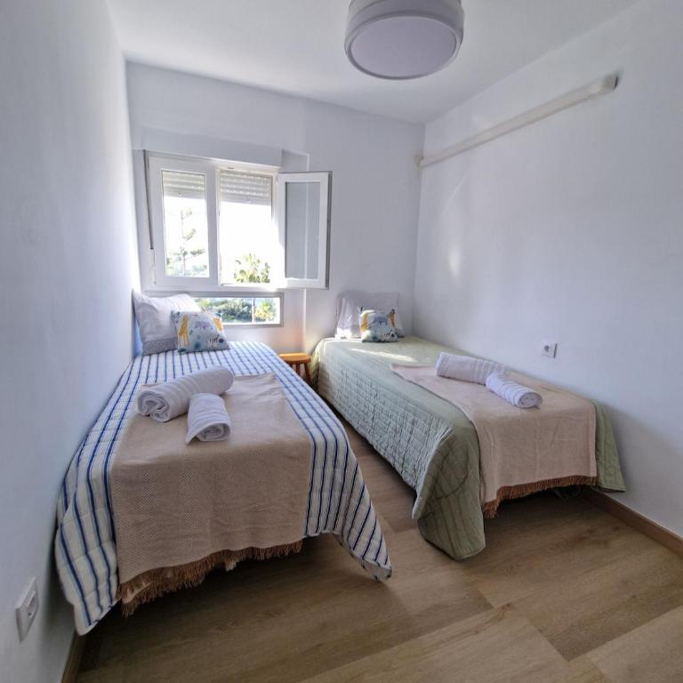 Sea and Mountains - Three-Bedroom Apartment - 6