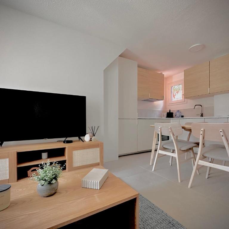 Petite maison pour 6 - jardin clim piscine parking - Maisonnette - 17