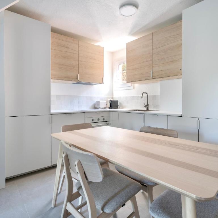 Petite maison pour 6 - jardin clim piscine parking - Maisonnette - 16
