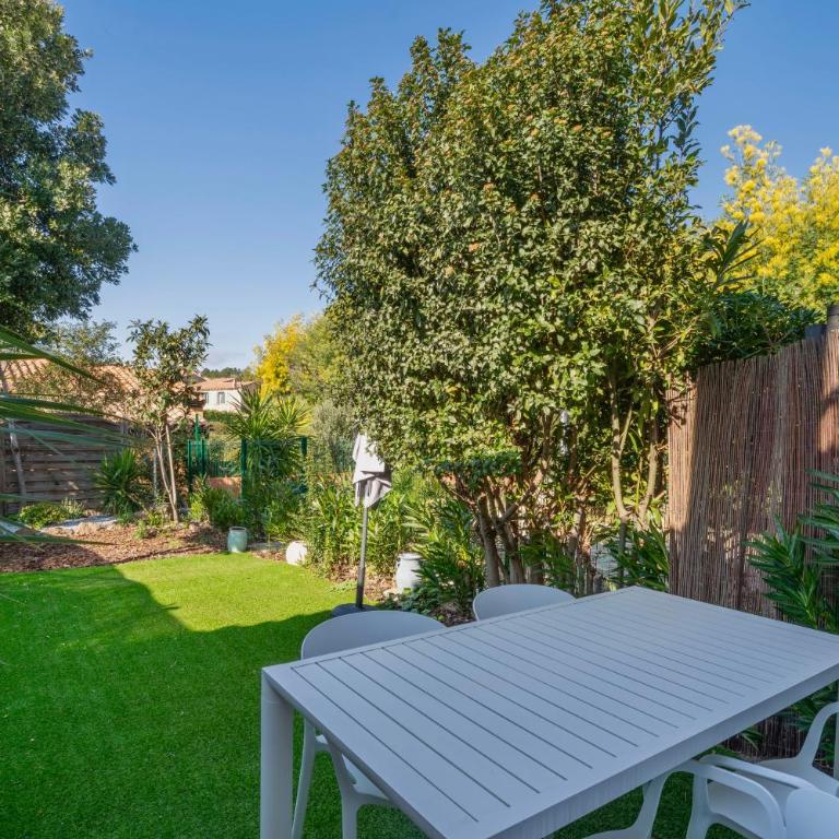 Petite maison pour 6 - jardin clim piscine parking - Maisonnette - 13