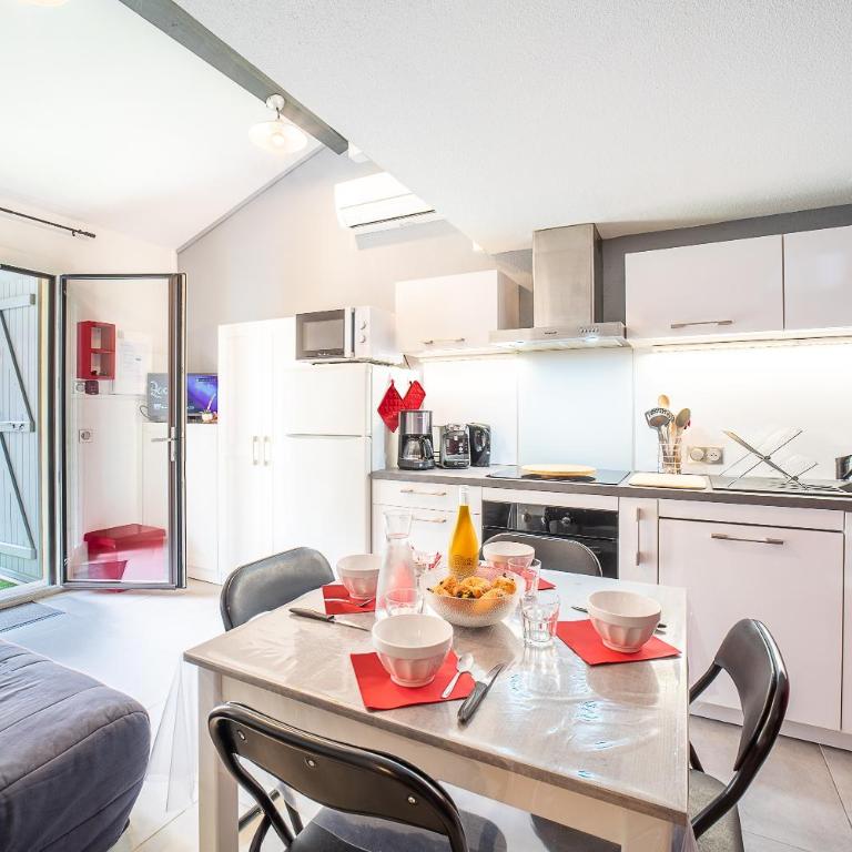 Notre Patio - Maisonette climatisée proche plage - Two-Bedroom House - 3