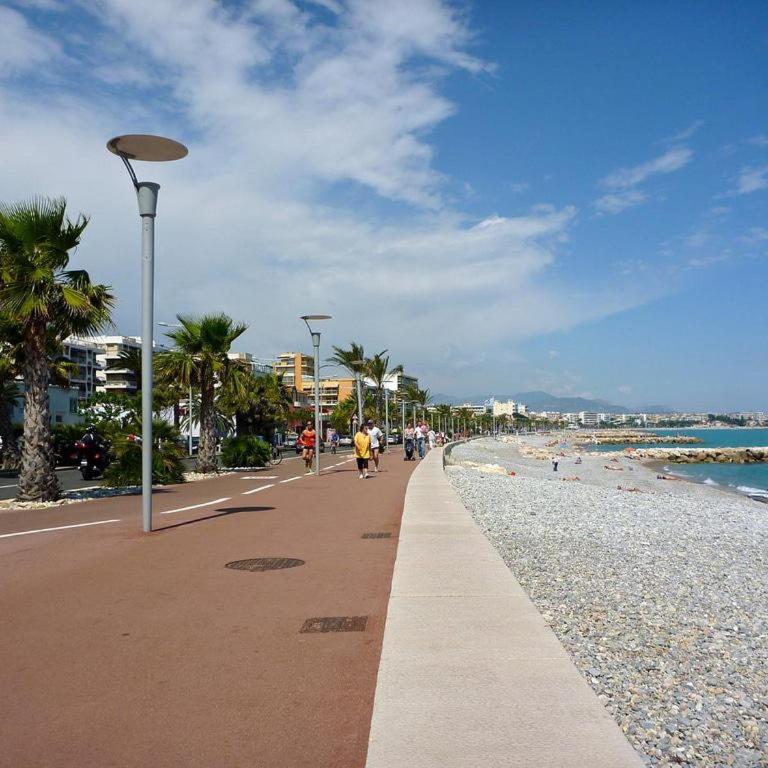 Appartement rénové - Chambre double - Parking - Climatisation - 10 min de la plage - Appartement 1 Chambre - 24
