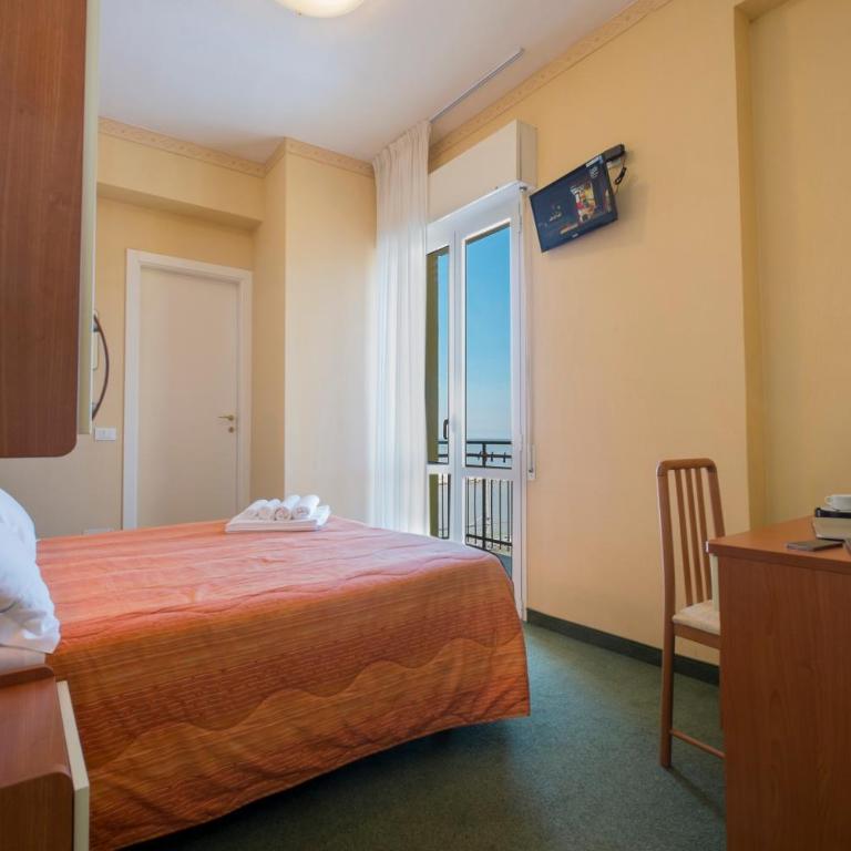 Hotel Crosal - Camera Matrimoniale con Balcone e Vista Mare - 8