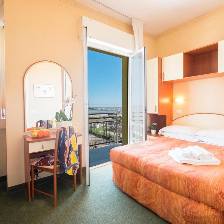 Hotel Crosal - Camera Matrimoniale con Balcone e Vista Mare (1 Adulto) - 6