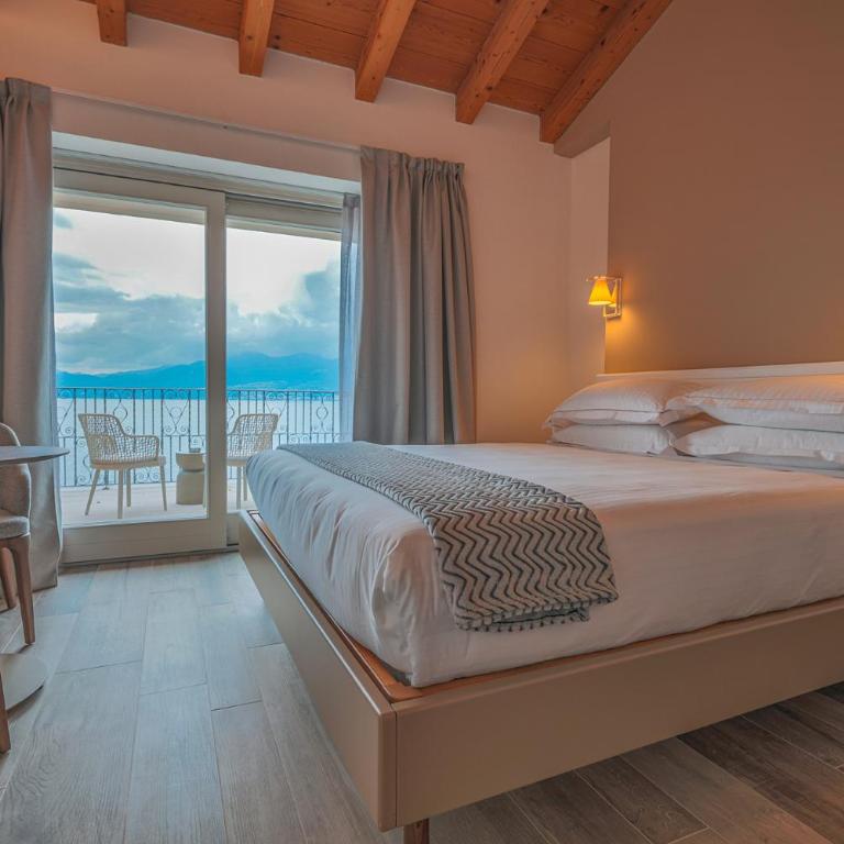 Hotel Villa Leopardi 4S - Adults only - Junior Suite con Terrazza e Vista Lago - 4