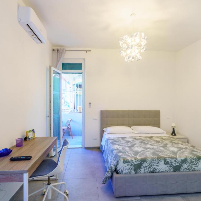 Home - Deluxe Double Room with Balcony - 7