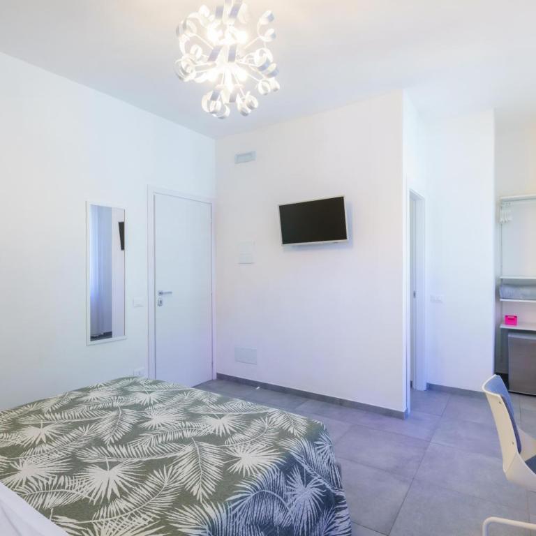 Home - Deluxe Double Room with Balcony - 11