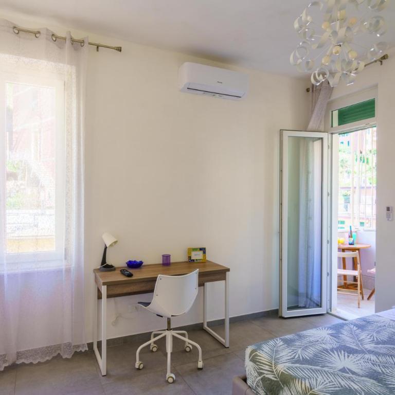 Home - Deluxe Double Room with Balcony - 12