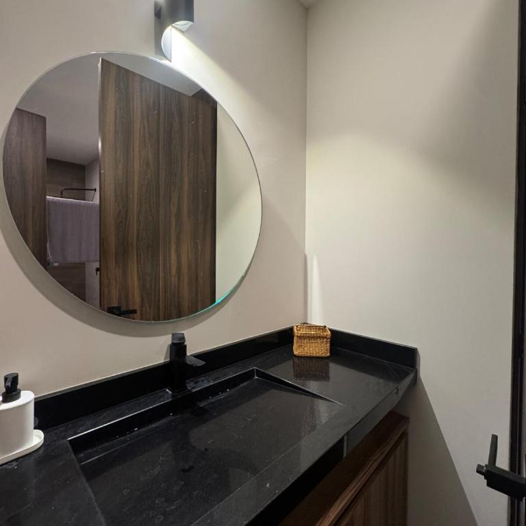 Large house in an exclusive area - Three-Bedroom Apartment - 2
