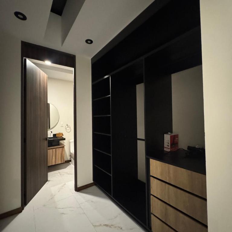 Large house in an exclusive area - Three-Bedroom Apartment - 5
